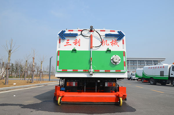 干式吸尘车